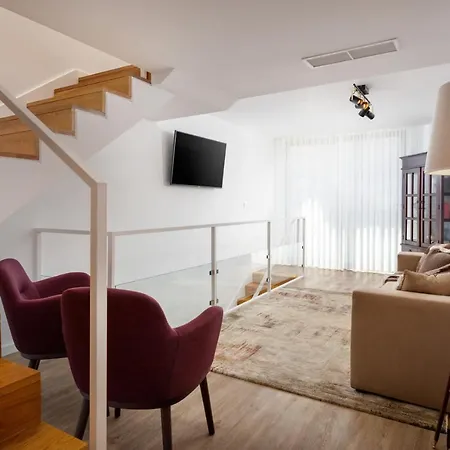 Apartament Stupendo-three Rooms-suite With Terrace -center -air Conditioning Lizbona