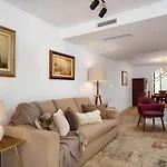 Stupendo-three Rooms-suite With Terrace -center -air Conditioning Daire *