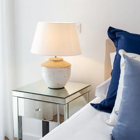 Stupendo-three Rooms-suite With Terrace -center -air Conditioning