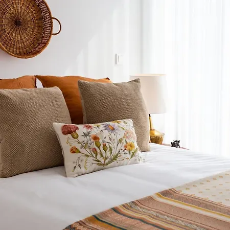 Stupendo-three Rooms-suite With Terrace -center -air Conditioning Daire *